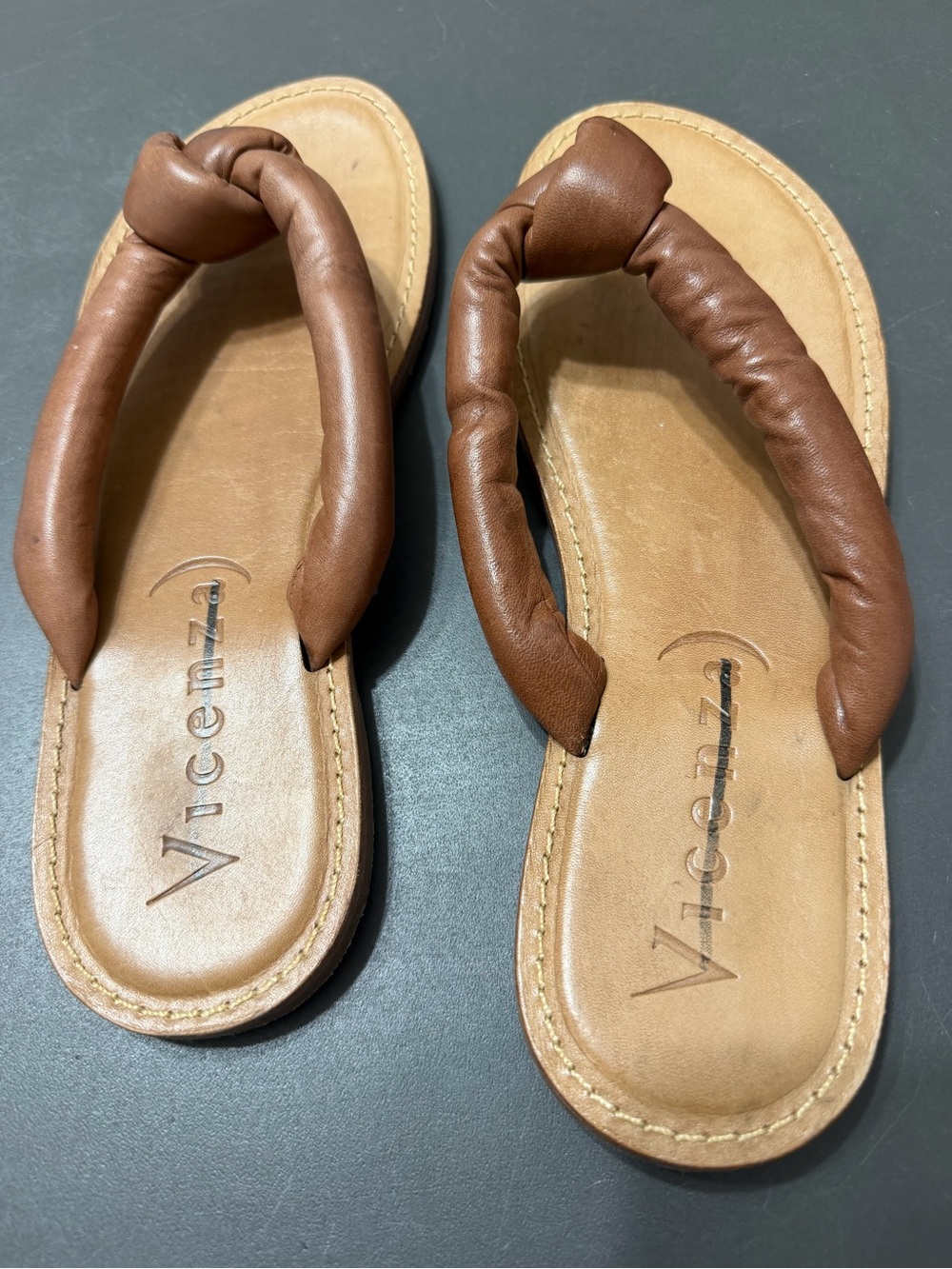VICENZA
Alexia Puffy Flip-flop Sandals In
Beige - Picture 1 of 5